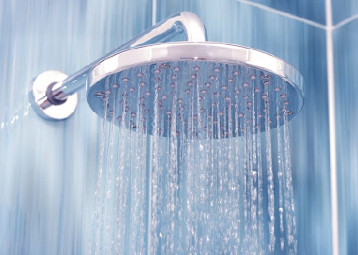KAIP ELGTIS, KAD NAMUOSE ILGESNĮ LAIKĄ NENAUDOJAMAS VANDUO BŪTŲ SAUGUS